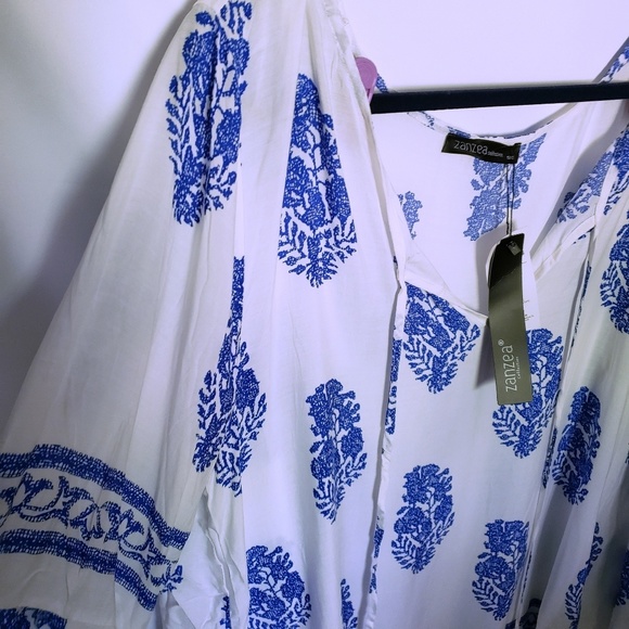 Delft blue & white bell sleeve boho peasant top - Picture 3 of 6